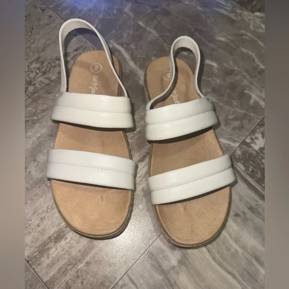 Cat & Jack Girls Kailan White Platform Footbed Sandals Size 2 Little Girl